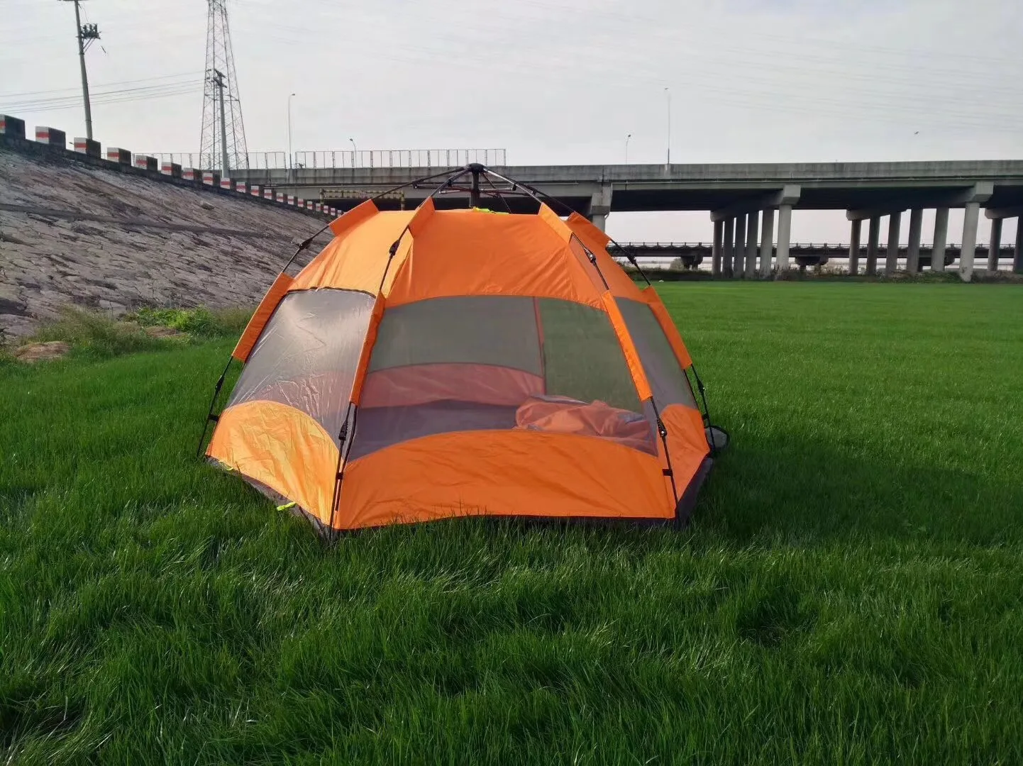 Lightweight Outdoor Waterproof Folding Beach Automatic Customized Pop Up Camping Tents