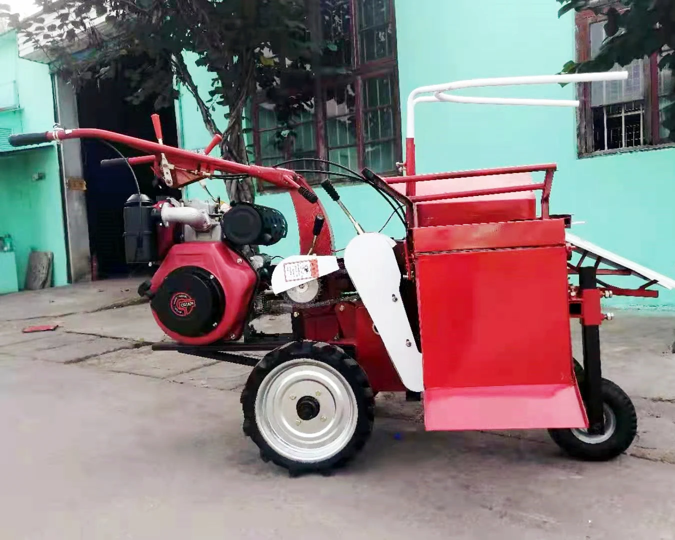Small Walking Tractor Corn Reaper One Row Corn Silage Harvester Corn Cob Harvesting Machine
