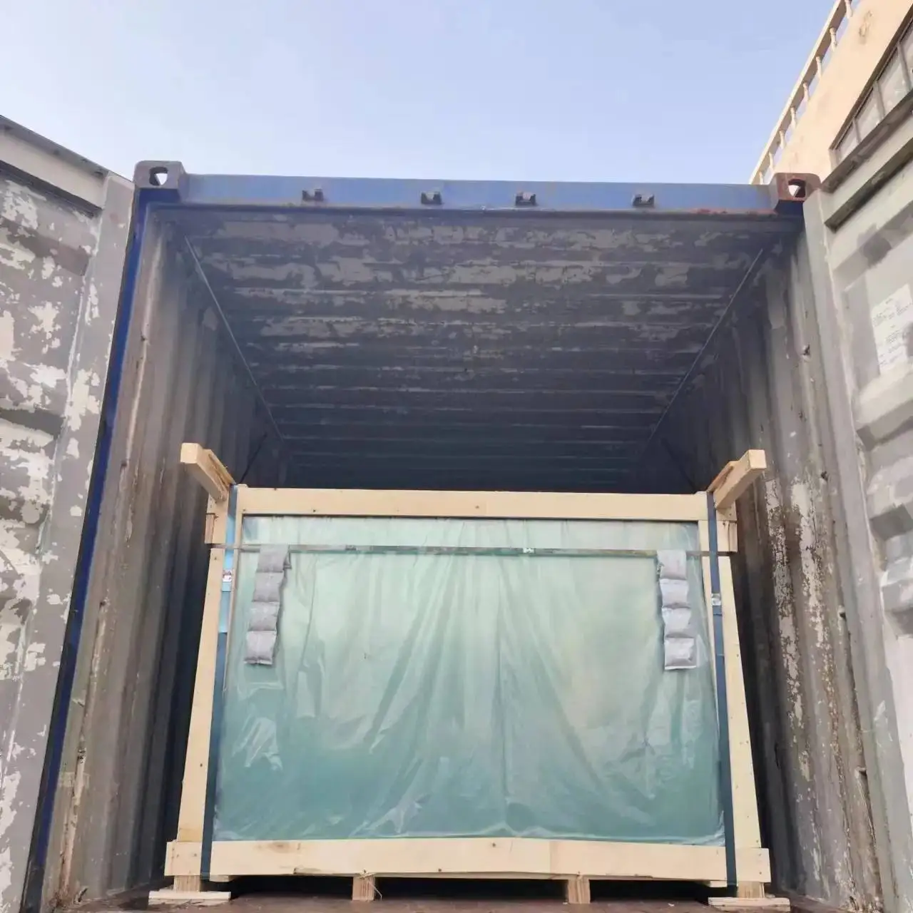 Wholesale Factory Price High Quality Ultra Clear Float Glass 4mm 6mm 8mm 12mm Low e  Toughened Tempered Extra Clear Glass