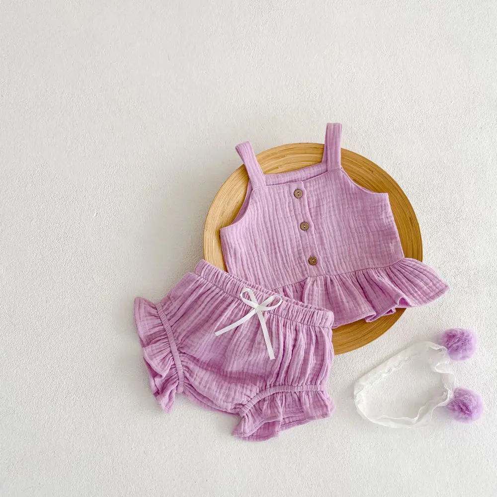 OEM Summer breathable sling ruffled muslin girls clothing sets new born baby clothes set 2pcs set buttoned sleeveless bloomers