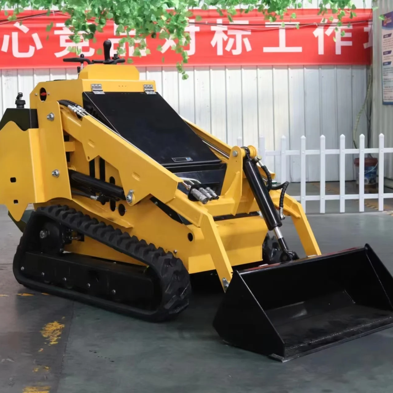 Китайский мини-погрузчик с бортовым поворотом T750 недорогой для продажи