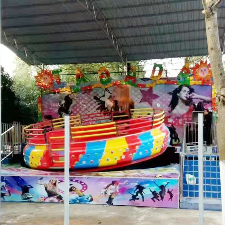 China Hot Sale Exciting Thrill Rides Fairground Amusement Park Game Machine Crazy Turntable Disco Tagada With Trailer