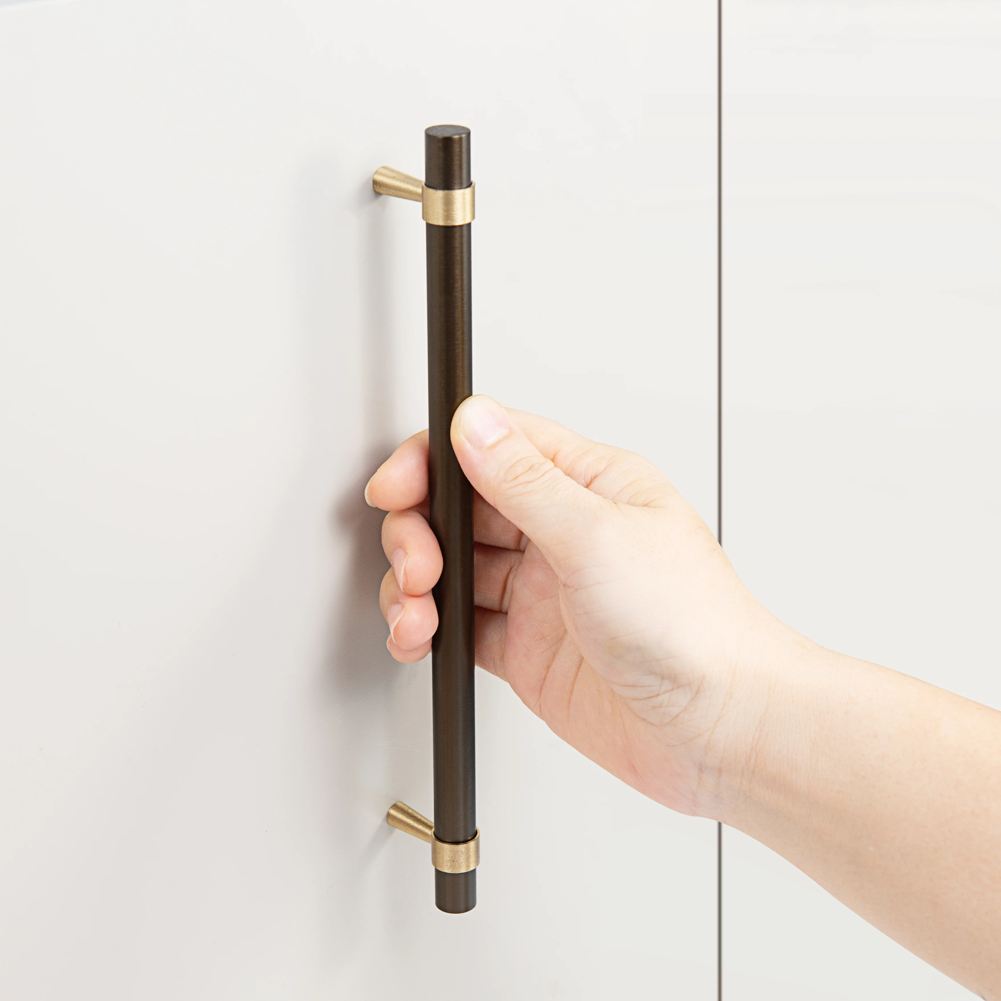 Luxury Hardware Furniture Handle Black Anodization Technology Aluminum Profile Kitchen Cabinet Handles