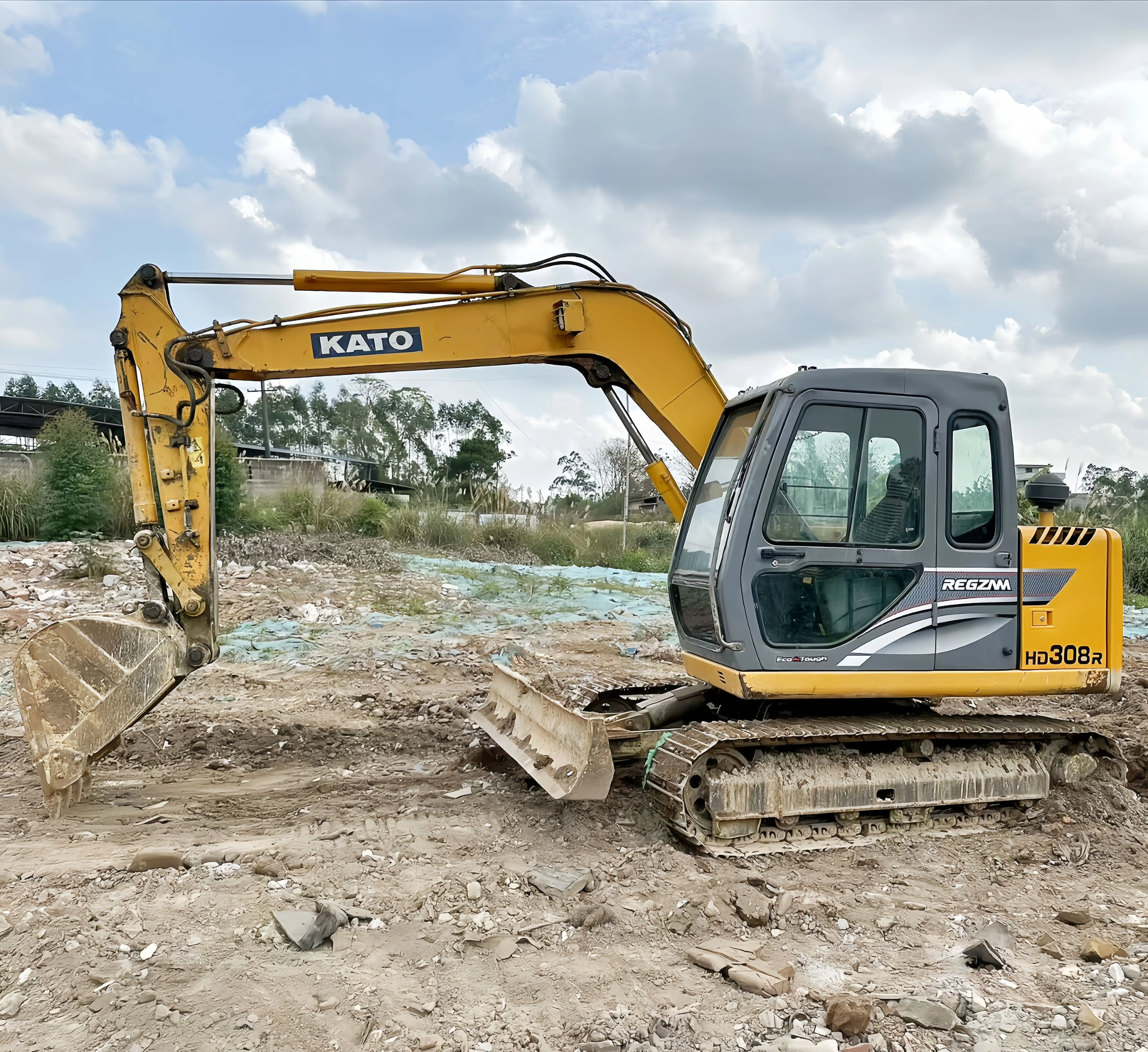Spot Product Used Excavators KATO HD308R Multi Function Farm Small Excavators 8Ton Digger Excavator Machine
