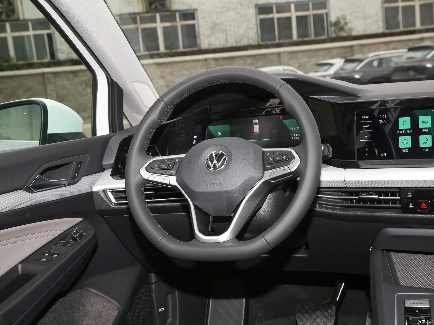 Доступен в наличии 0 км Подержанный автомобиль 2023 Volkswagen GOLF с левым рулем топливные автомобили PRO/R Line/GTI и другие версии