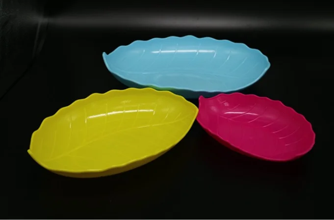 
Hot Sale on Amazon Wholesaler Online Direct Selling The Economic and Efficient Cheap Plastic Charger Plates With BPA Free Plasti 