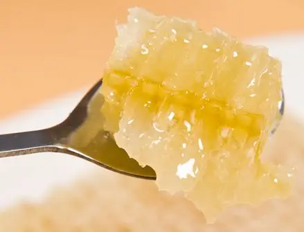 Pure natural authentic wild soil honey deep mountain flowers crystal honey wild honeycomb honey tonic wholesale