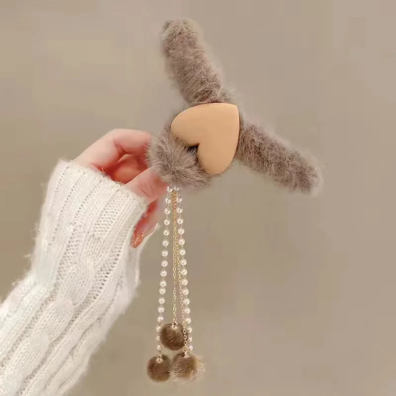 Grab clip back of head hair grab top clip hair accessories female autumn winter love tassel pendant hairball grab clip