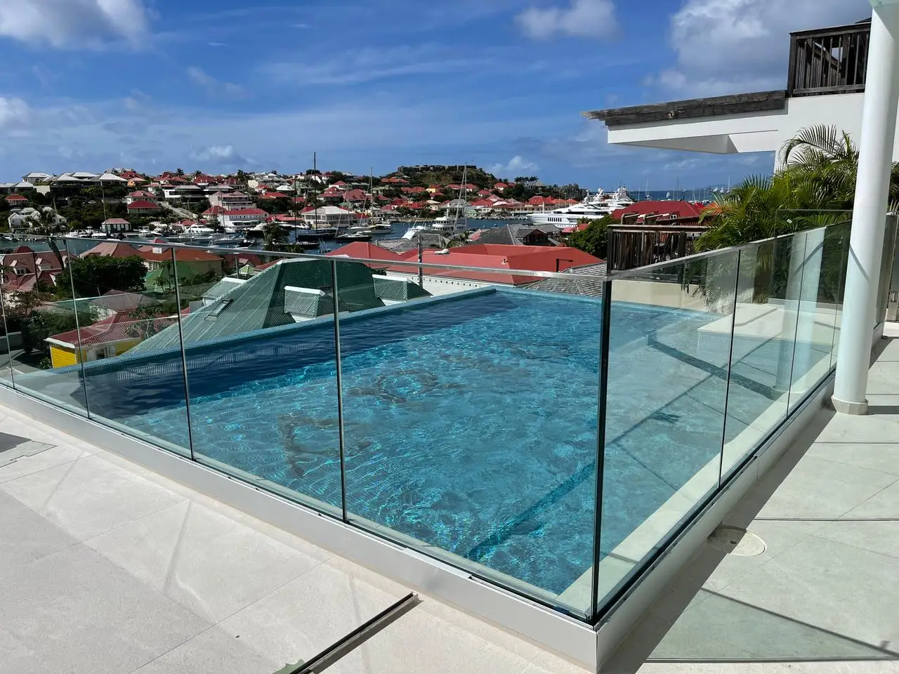 Exterior balcony balustrade frameless stair glass railing brackets designs with tempered glass aluminium u channel fence posts