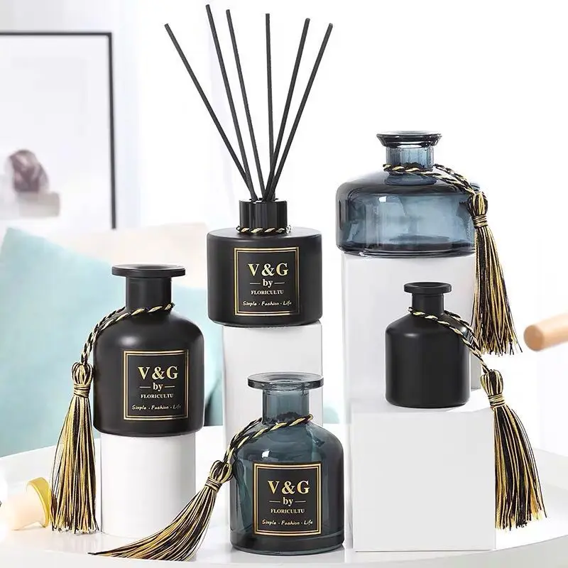 2022 Amazon New Reed Luxury Reed Diffuser Perfume Glass Bottle With Stick And Box Round Square Colored Bottle