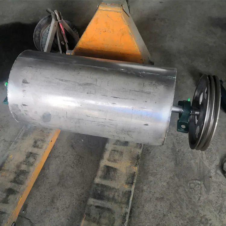 Working video of special equipment for strong magnetic iron removal permanent magnet roller pulley