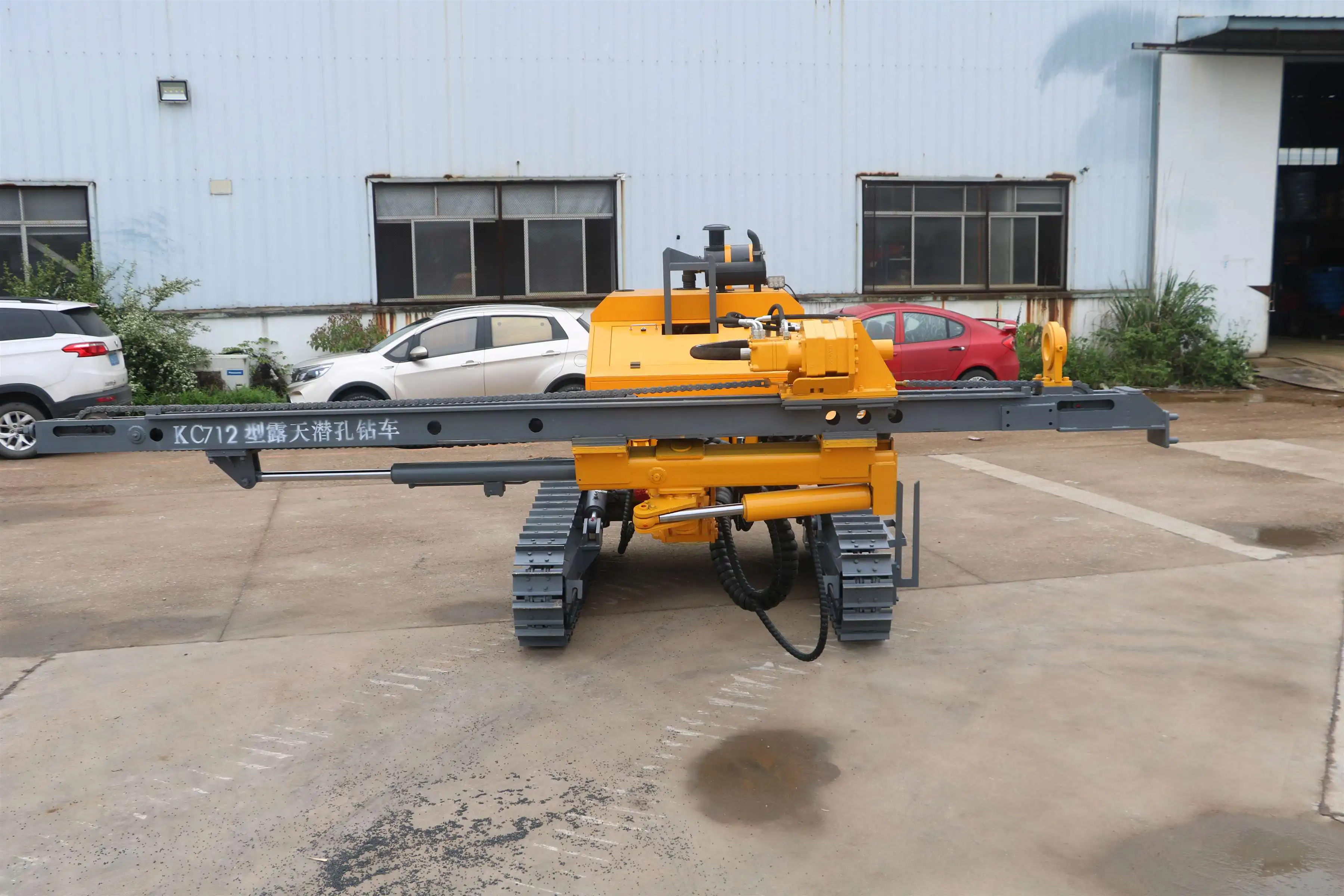 DTH Hydraulic Blasting Rotary Drilling Rig Equipment with Hammer Air Compressor High Drilling Efficiency Portable Mining Project