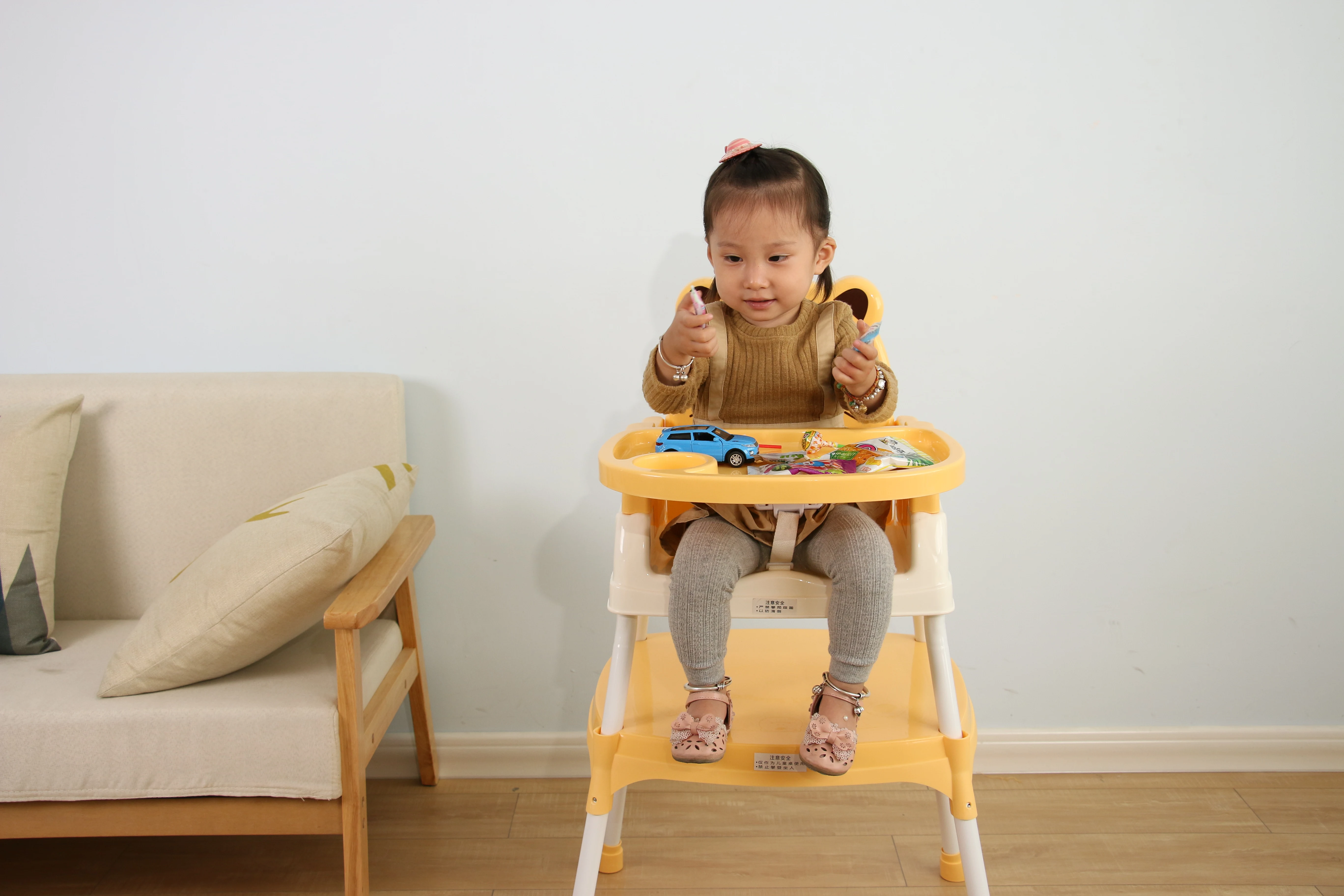 OEM Cheap Baby feeding high chair plastic portable baby high leg feeding chair with safety belt Dining Chair