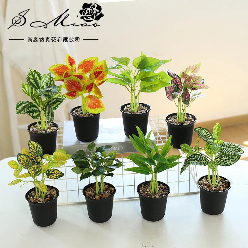 Wholesale Black Plastic Pot Small Green Plant Bonsai Decorative Artificial Flowers Bonsai