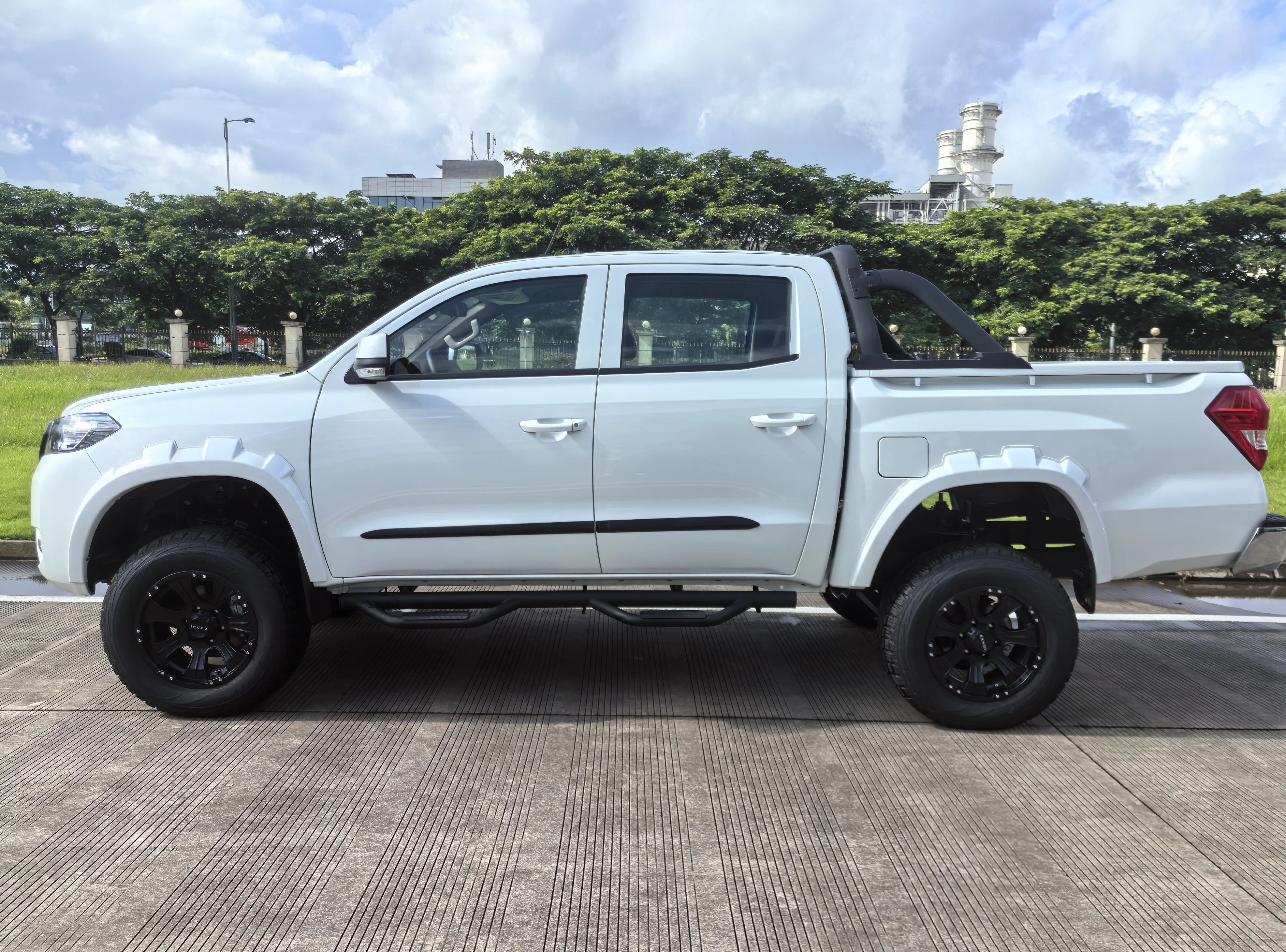 21kw off road electric pickup trucks EPS new energy truck lithium battery 4WD transport truck 5 people 4*4 car