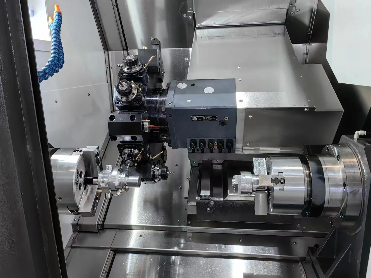 High Quality Build In Y-axis Double Spindle Type Tools CNC Lathe MJS500 Turning And Milling For High-cutting Metal Processing