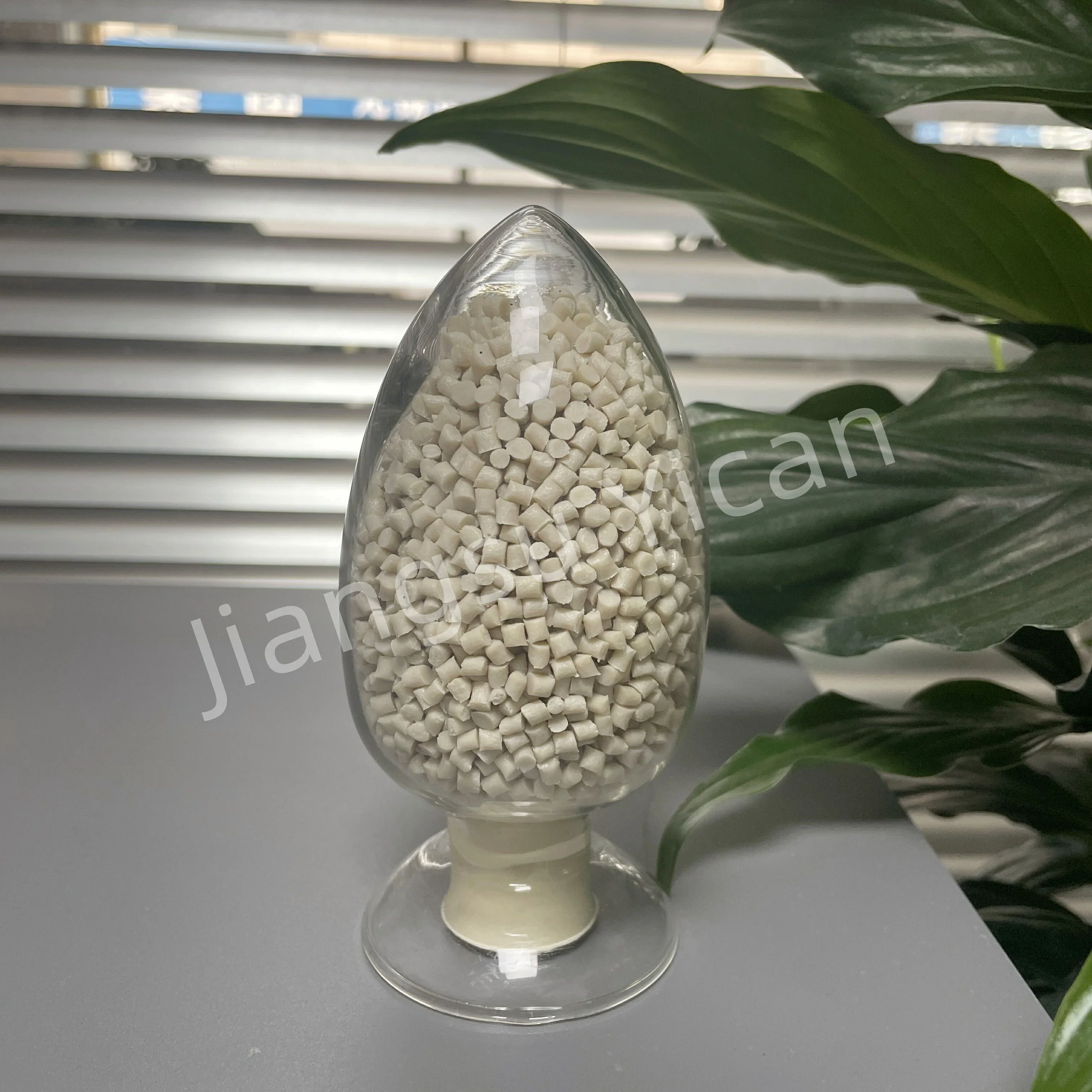 Chinese manufacturer Raw Material Polyetheretherketone Plastic Polymer Peek 551LG Resin