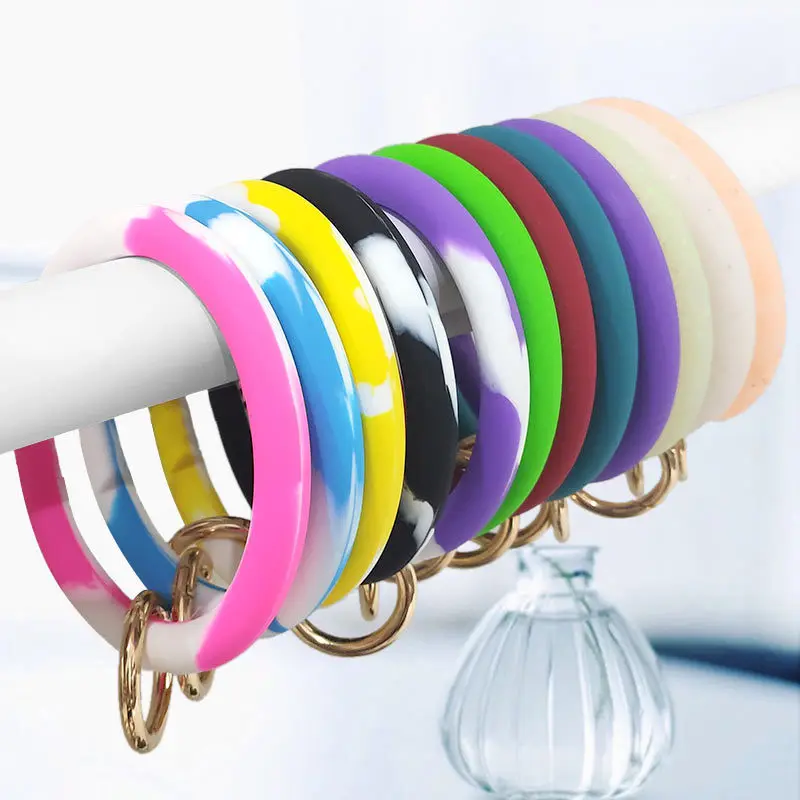 
Cross-border accessories fashion soft rubber bracelet key chain fitness sports wrist key chain factory direct sales 