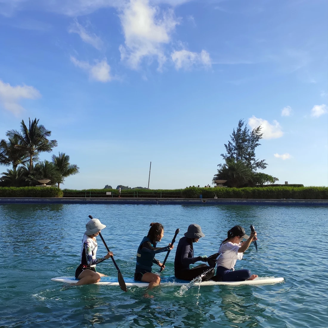 Wholesale New Design Solid Durable Plastic Sup Paddle Board All Skill Levels Hardshell Foam Hard Standing Standup Paddle Board