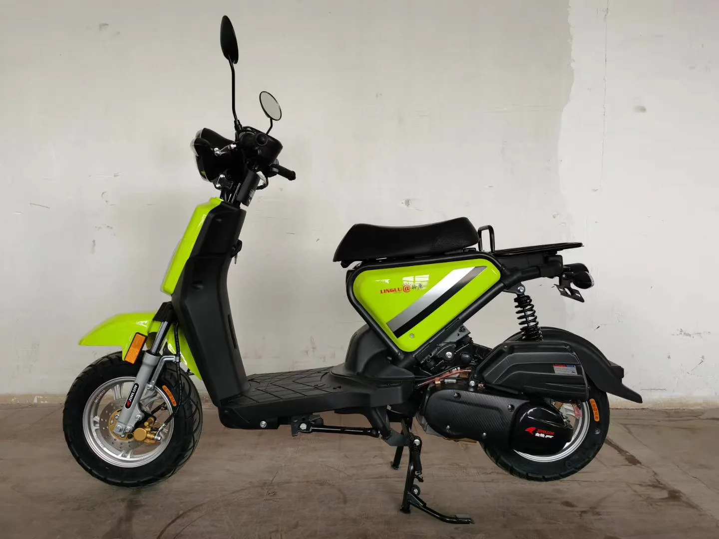 Hot sell mini legal gas moped 49cc city transportation gas mother scooter for sale adult