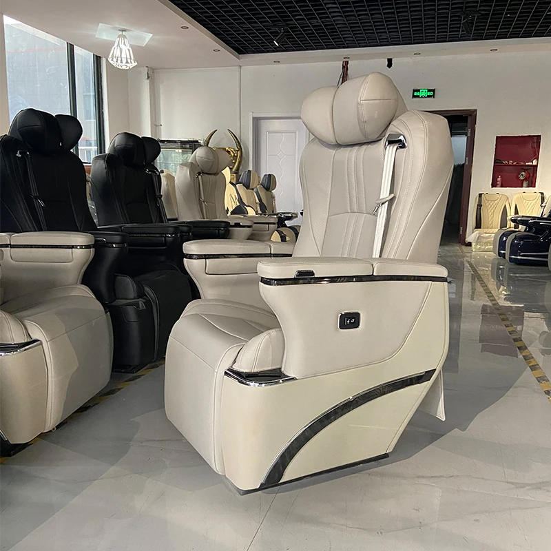 Top Quality Black and White Luxury Leather Car Seat 5 Seater Car Seat Universal Size for Toyota