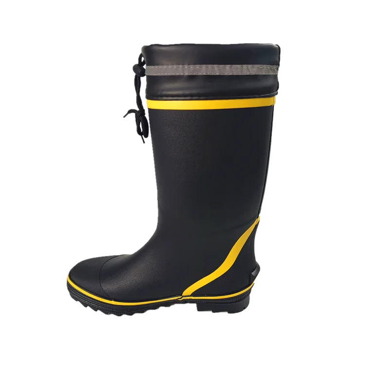 The factory produces high-quality anti slip rubber shoes from South Korea and Japan, which are fashionable,
