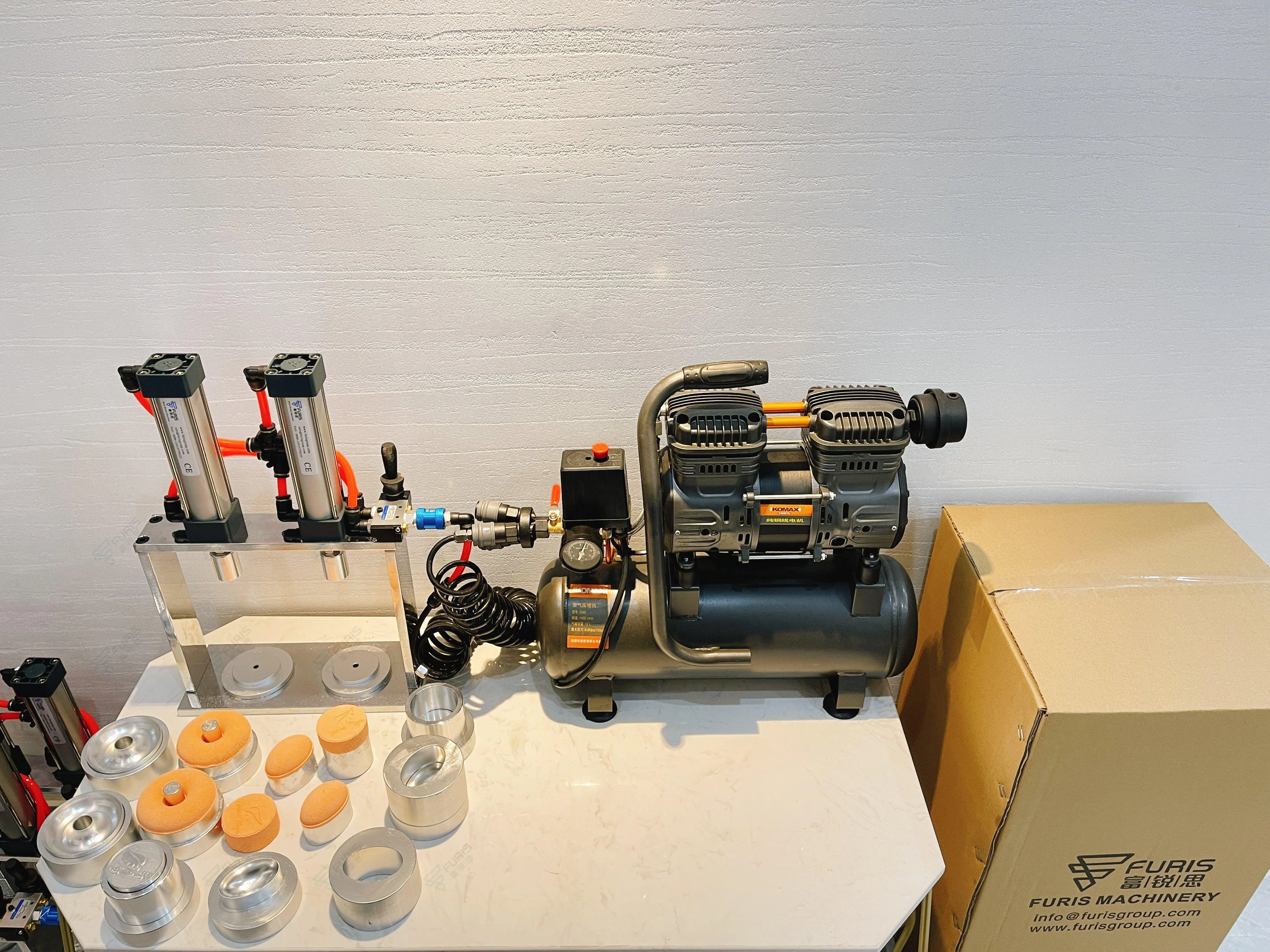 2023 China Factory Mini Rainbow Bath Bomb Salt Balls Making Machine Donuts Soap Ball Spa Oil Hand Press for Wet Powder supplier