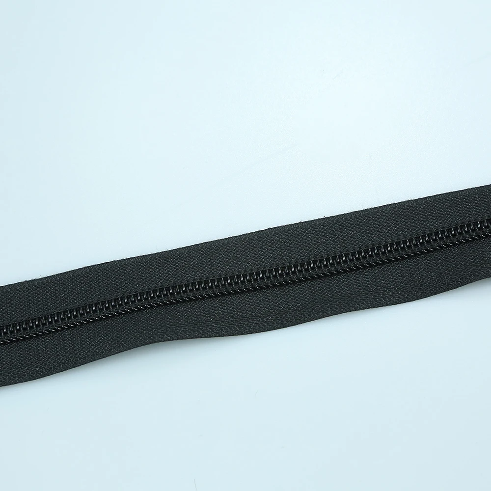 Factory Direct Shiny Silver 5# Auto Lock Open-End Nylon Zipper with Reflective Printing for Shoes Garments Bags