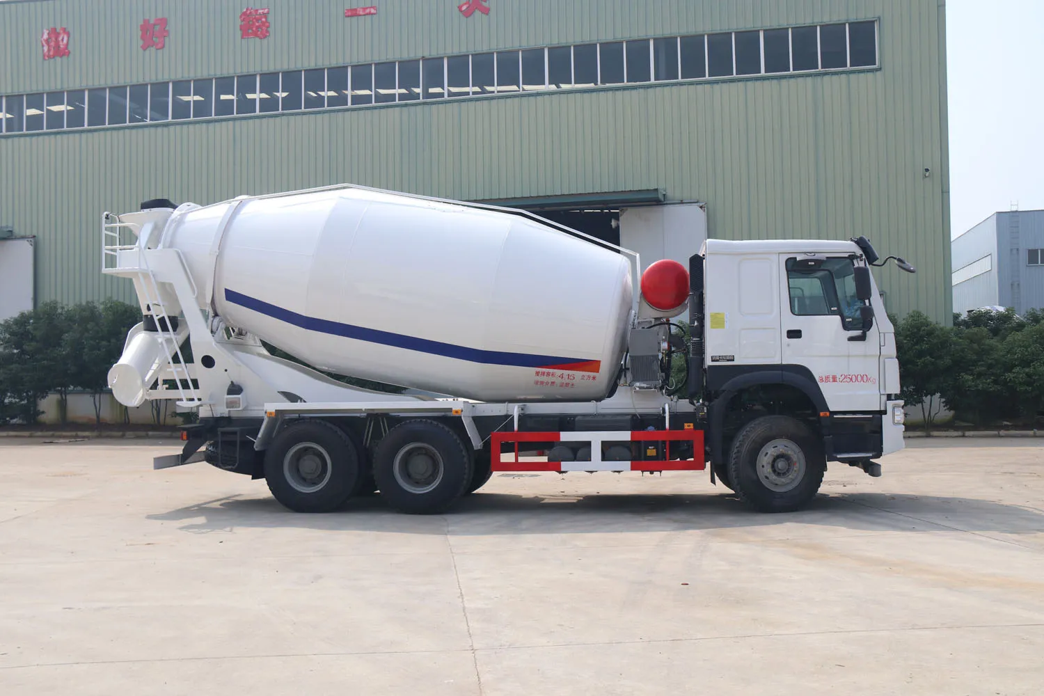 Brand New  Howo 8X4 Chinese Concrete Mixer Truck Euro5 for Uzbekistan