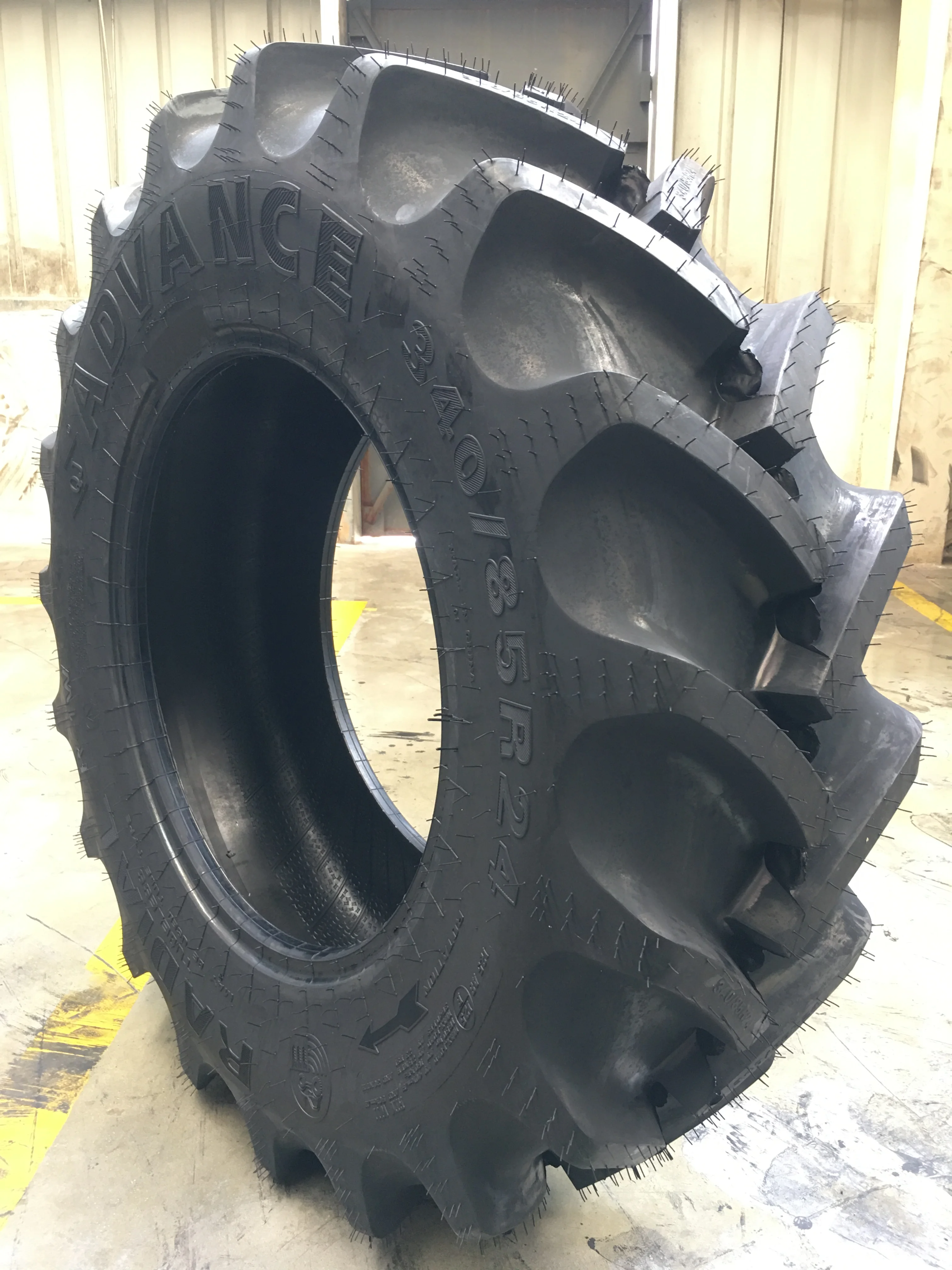 Made in China 480/70R28 Tire Bias Agricultural Tractor Tyres Factory Prices 6 Months Provided Advance Guizhou Online Support 140