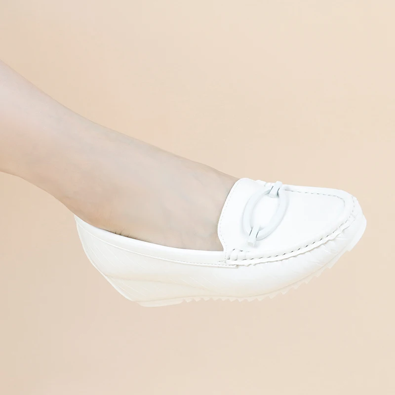 Round toe buckle Leisure Flats Soft PU wedge nurse shoes Female Casual Driving Footwear Women Moccasins Loafers Mother shoes