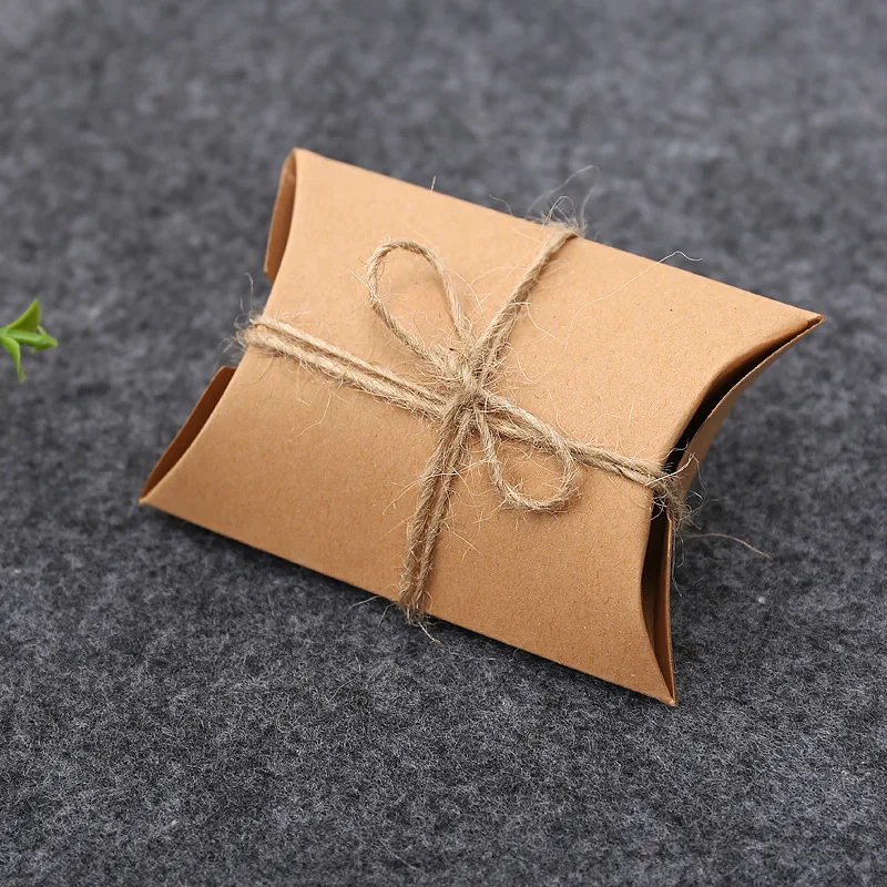 Customised Wedding Favor Pillow Gift Box Packaging Eco Friendly Kraft Paper Chocolate Perfume Lipsticks Small Pillow Box
