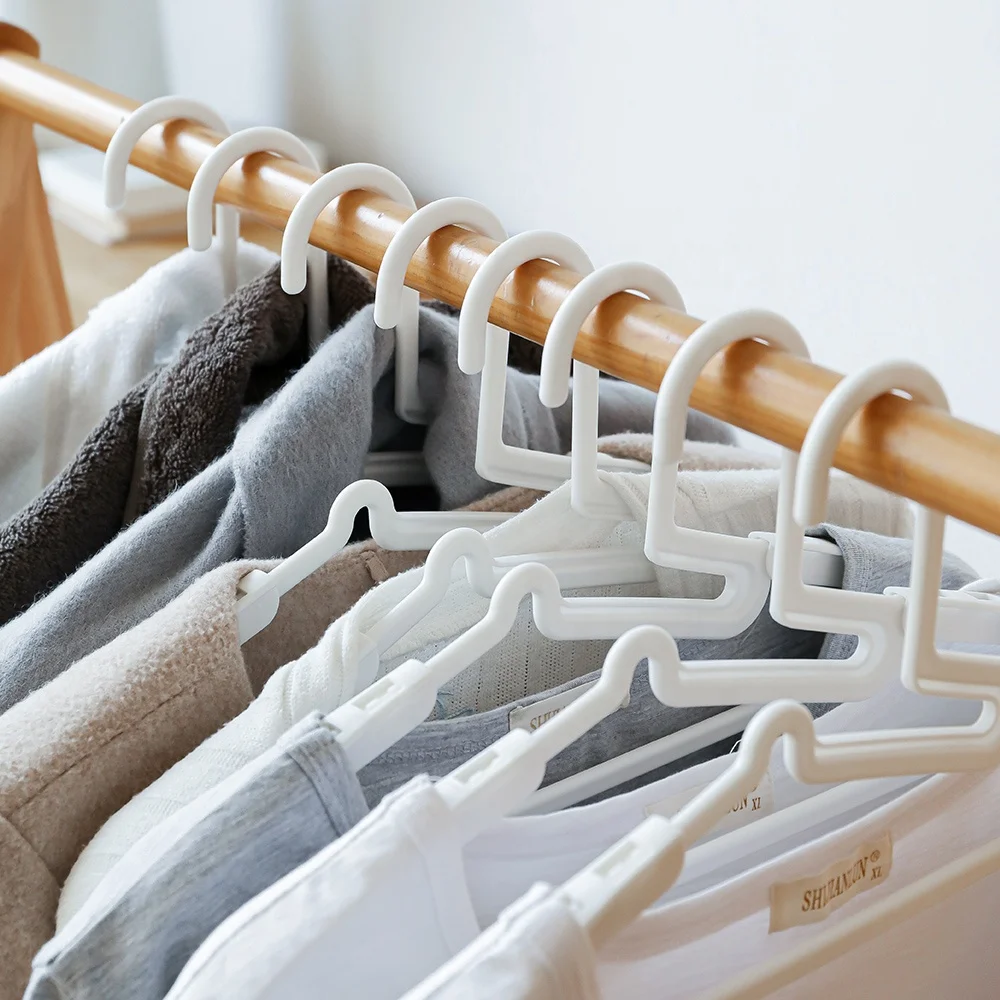 Hot Selling Wholesale High Quality Non Slip Plastic Clothes Hanger