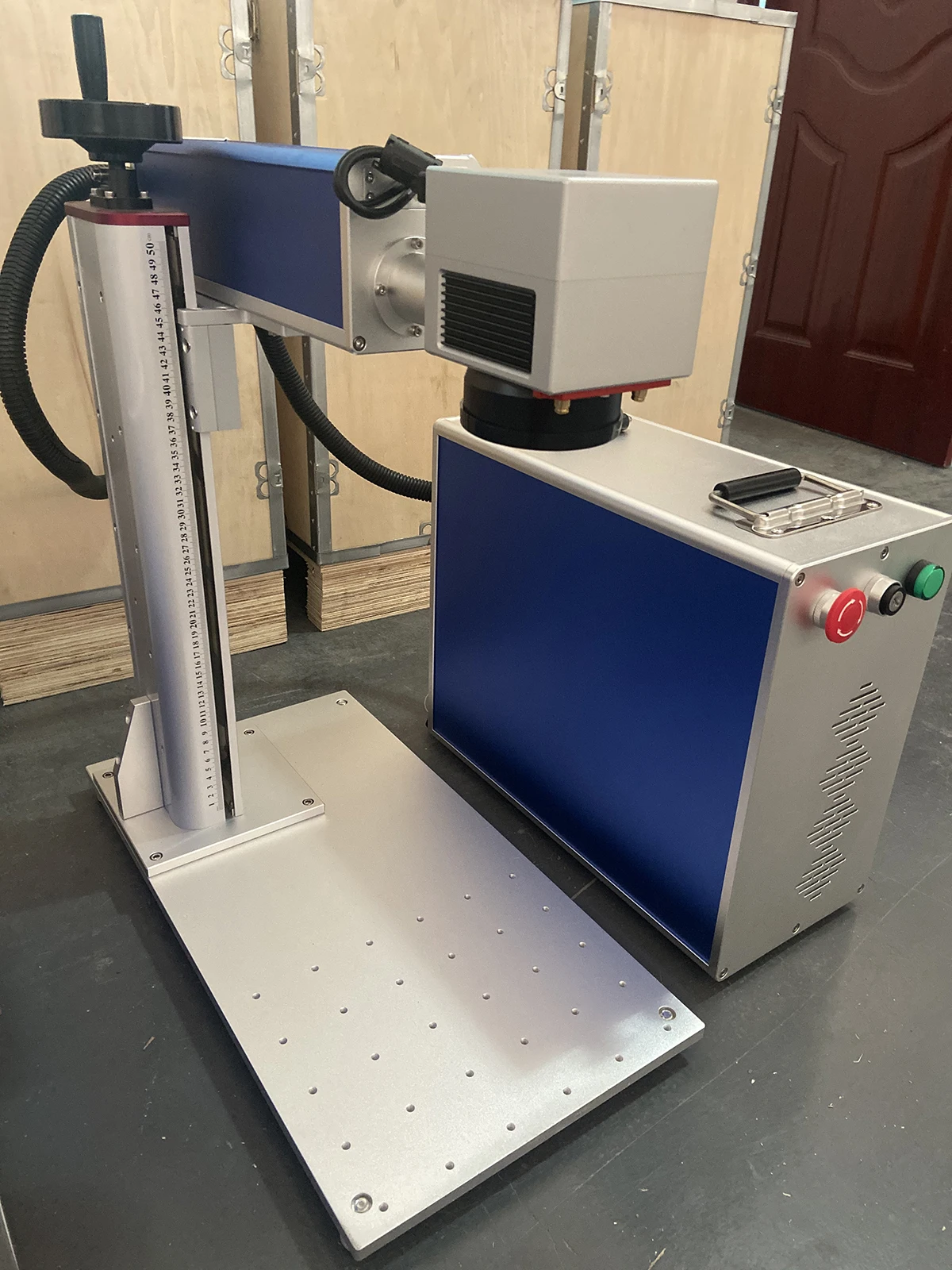 Long Service life plastic stainless steel metal jewelry 20w 30w 50w jpt raycus portable fiber laser marking machine for sale