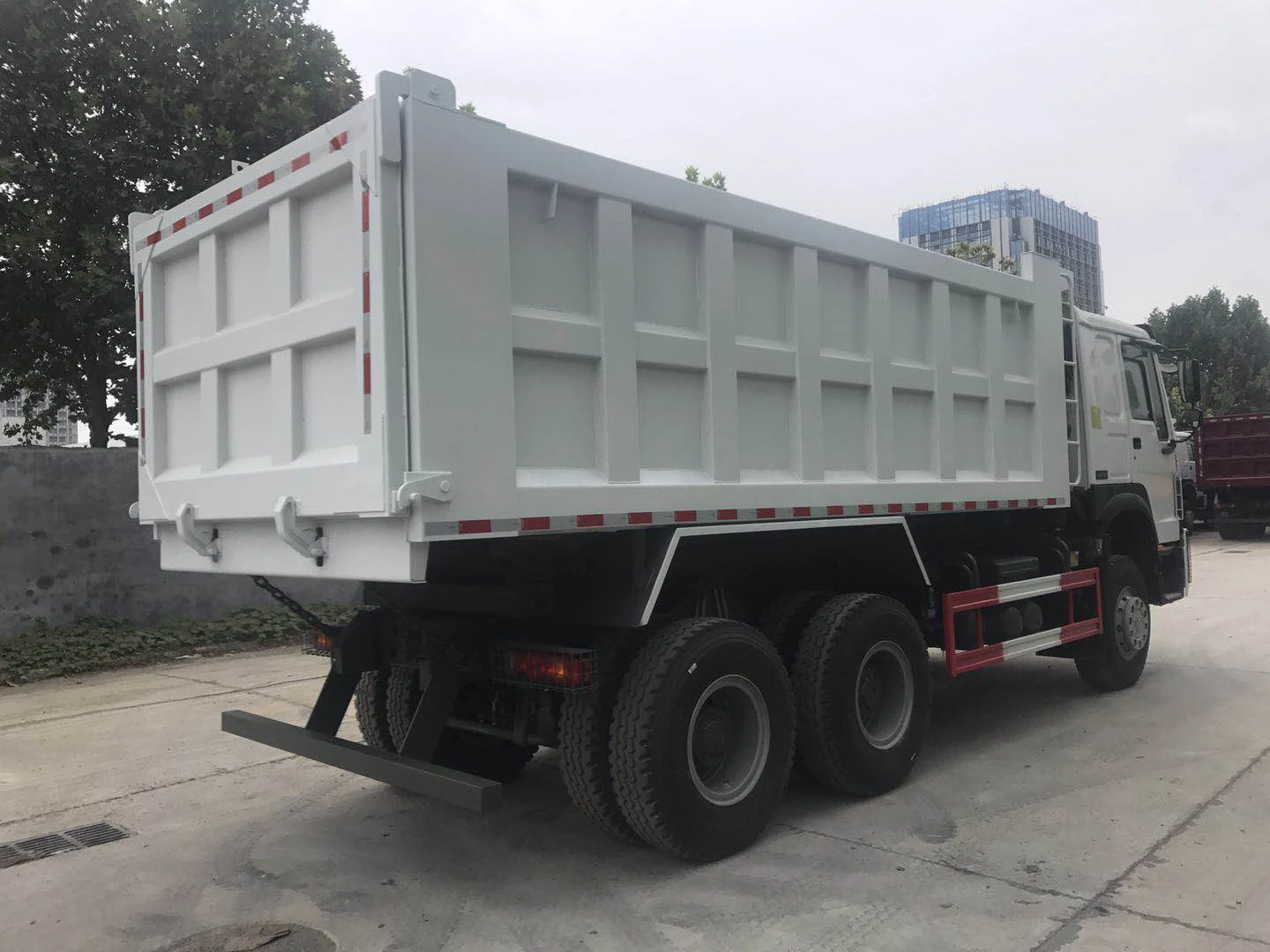 Cheap Price Diesel Engine 371HP Big Axles 6x4  Howoo A7 Dump Truck