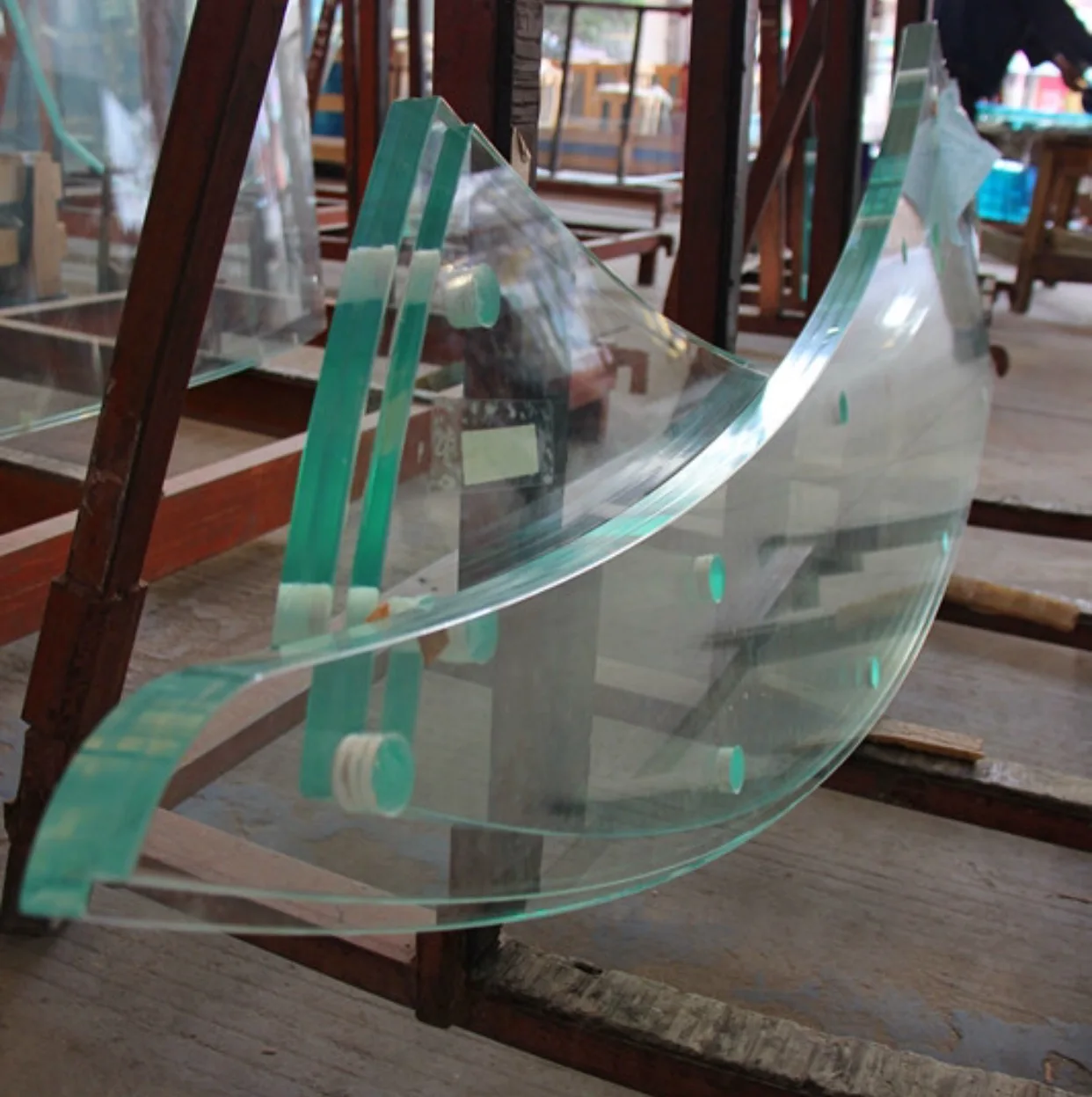 China Low-E Tempered Toughened Glass in 4mm 5mm 6mm 8mm 10mm 12mm 15mm Thickness for Balcony Railing and Balustrade