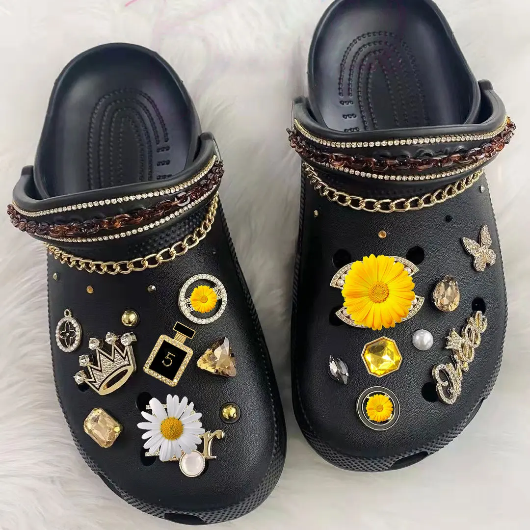 2024 Wholesale custom Luxury Bling Rhinestone Shoe Decorations Fashion Diamond Metal Designer Shoe Charms