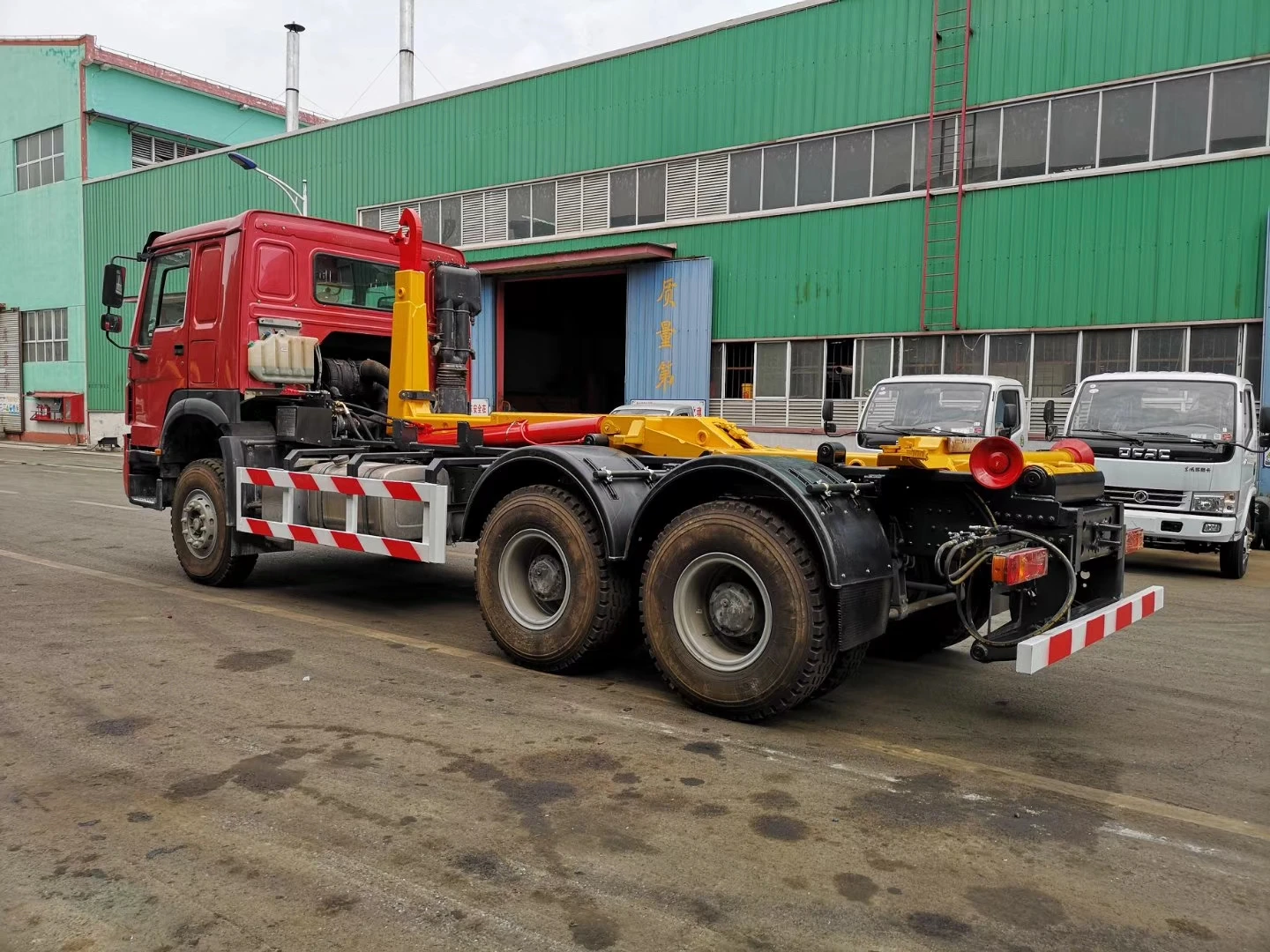 Китайский известный бренд SINOTRUK HOWO крюк подъемный мусоровоз с Заводской ценой продажа в