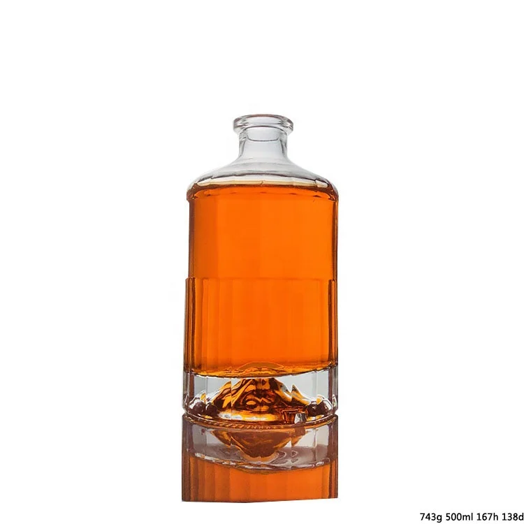 Cork Sealing Type Fancy Liquor Bottle 500ml Reusable Glass Bottle For Vodka