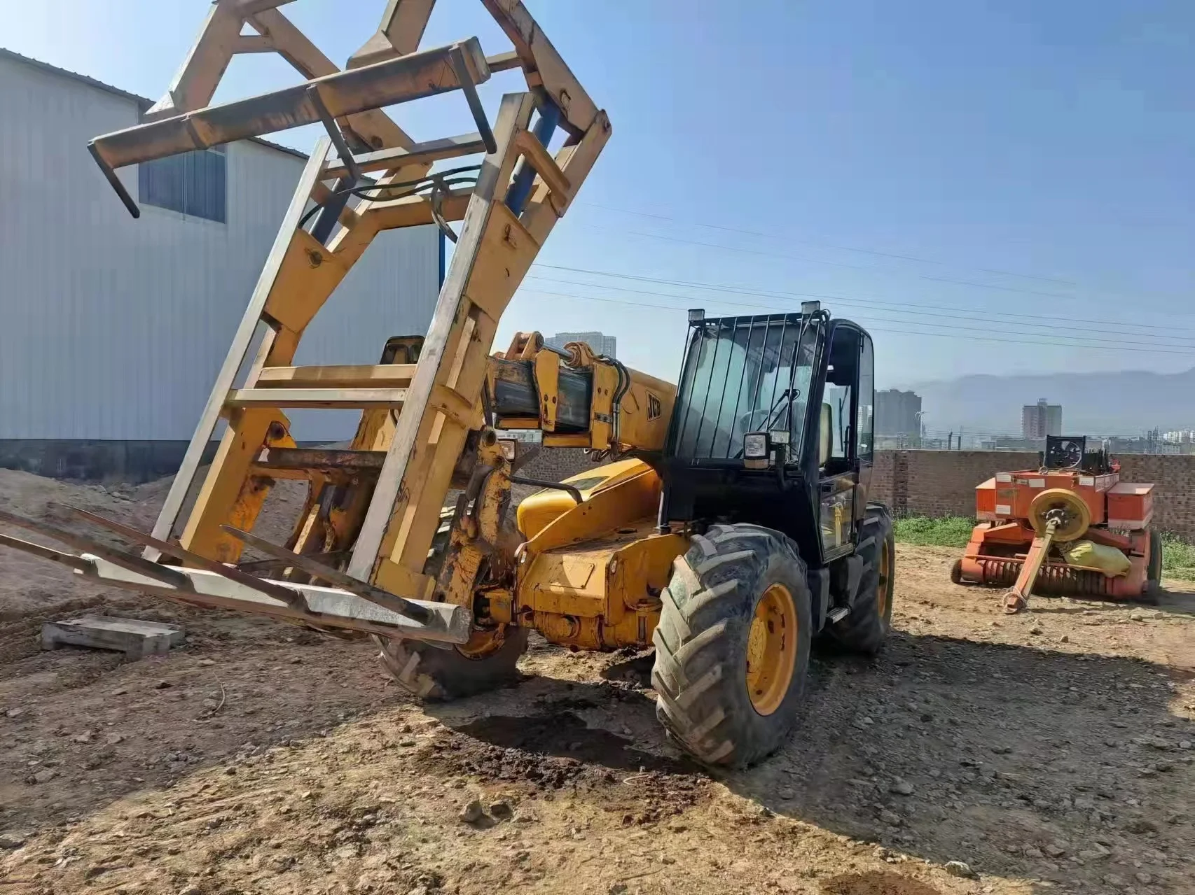 Многофункциональный использованный телескопический погрузчик JCB 535-95 с высокой рабочей эффективностью оригинальный 9 5 М Jcb 3.5Ton вилочный