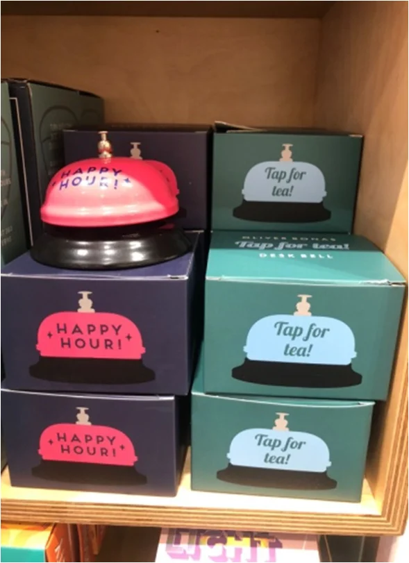 Wall Bell Desktop Ring Service Metal Bell Ding Bell for Restaurant Hotel Room Kitchen Party Office Table Love Pattern