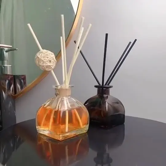 Free Customize Air Fragrance Freshening Luxury Home Decor New Perfume Fragrance Oil Stick Glass Reed Diffuser