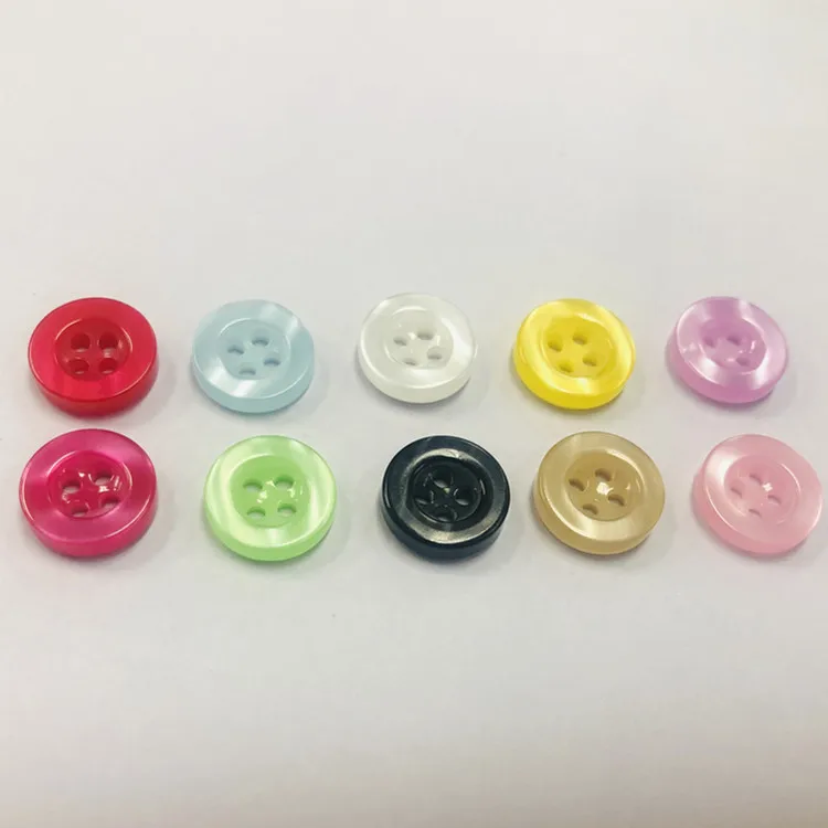 Popular wholesales designer shirt sewing custom 4 holes plastic resin shirt button for clothing
