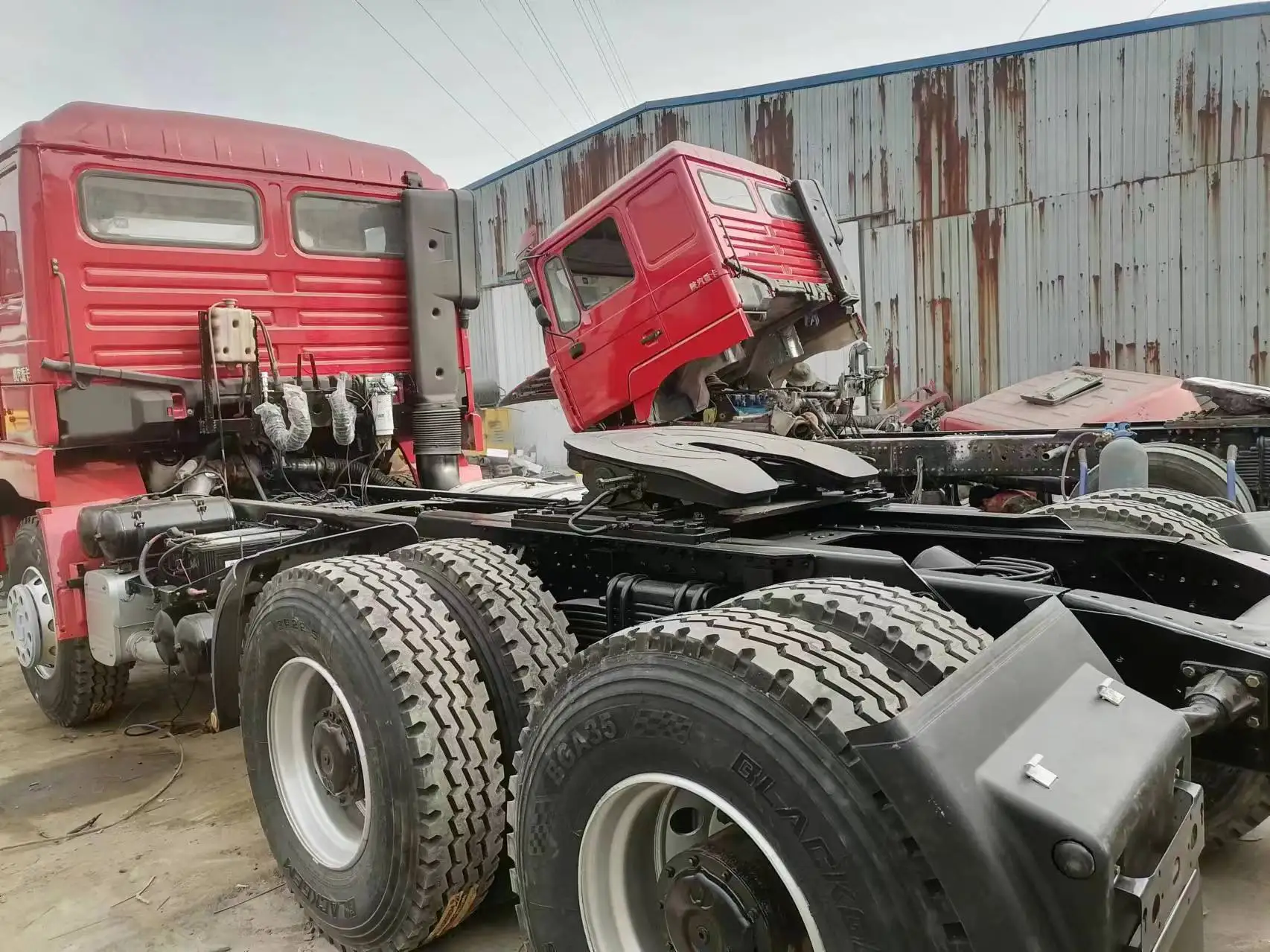 Shacman Tractor Truck Transport Construction F3000 6X4