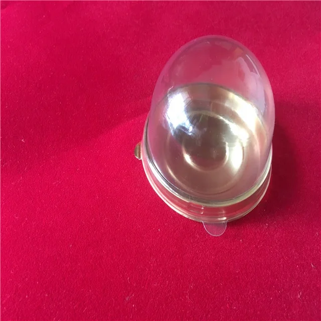 Круглый пластиковый поднос с прозрачной крышкой и яичным желтком в блистерной упаковке для домашних животных