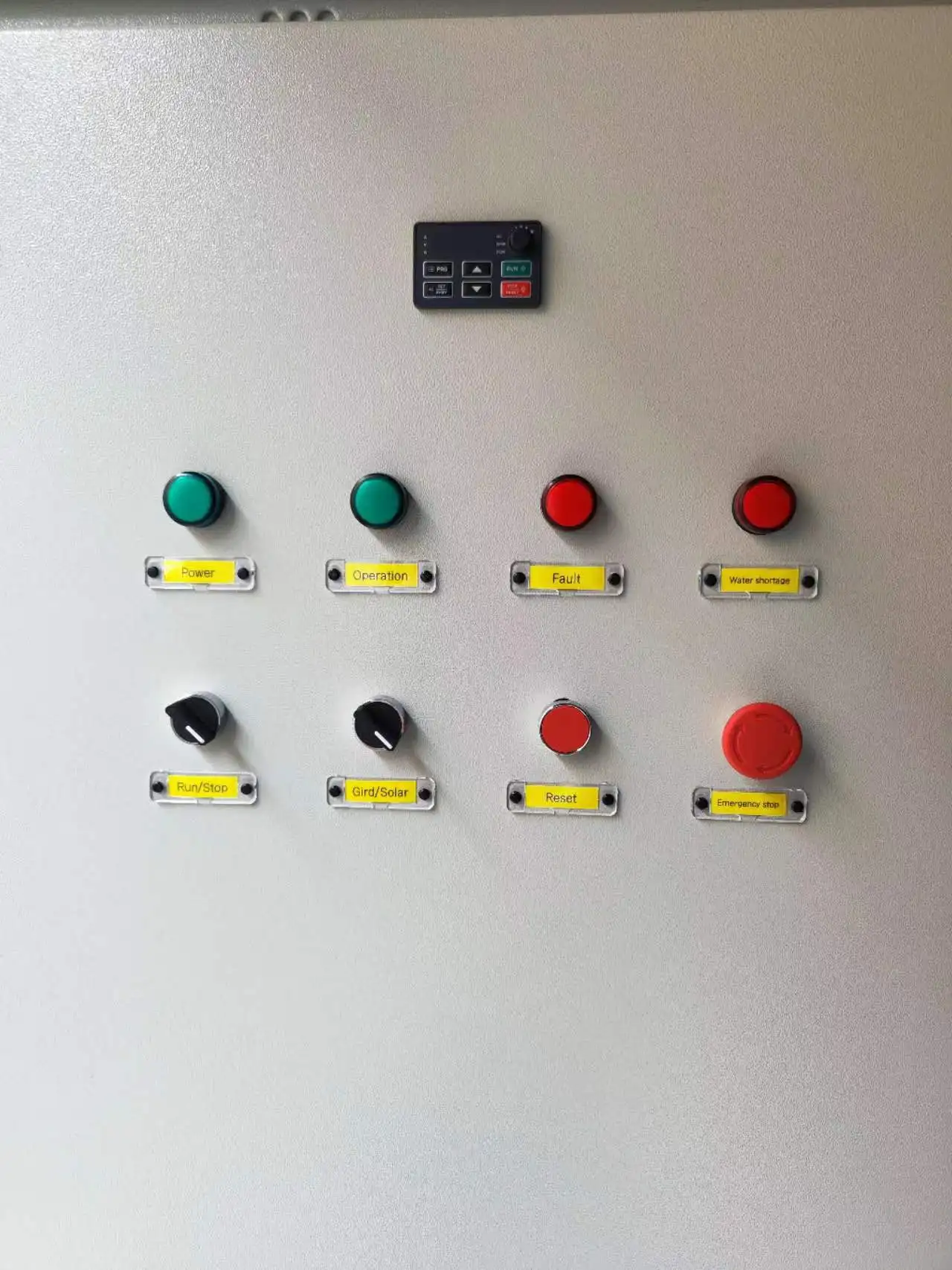 Veichi 4KW solar speed variator single phase 220V pump inverter with VFD function