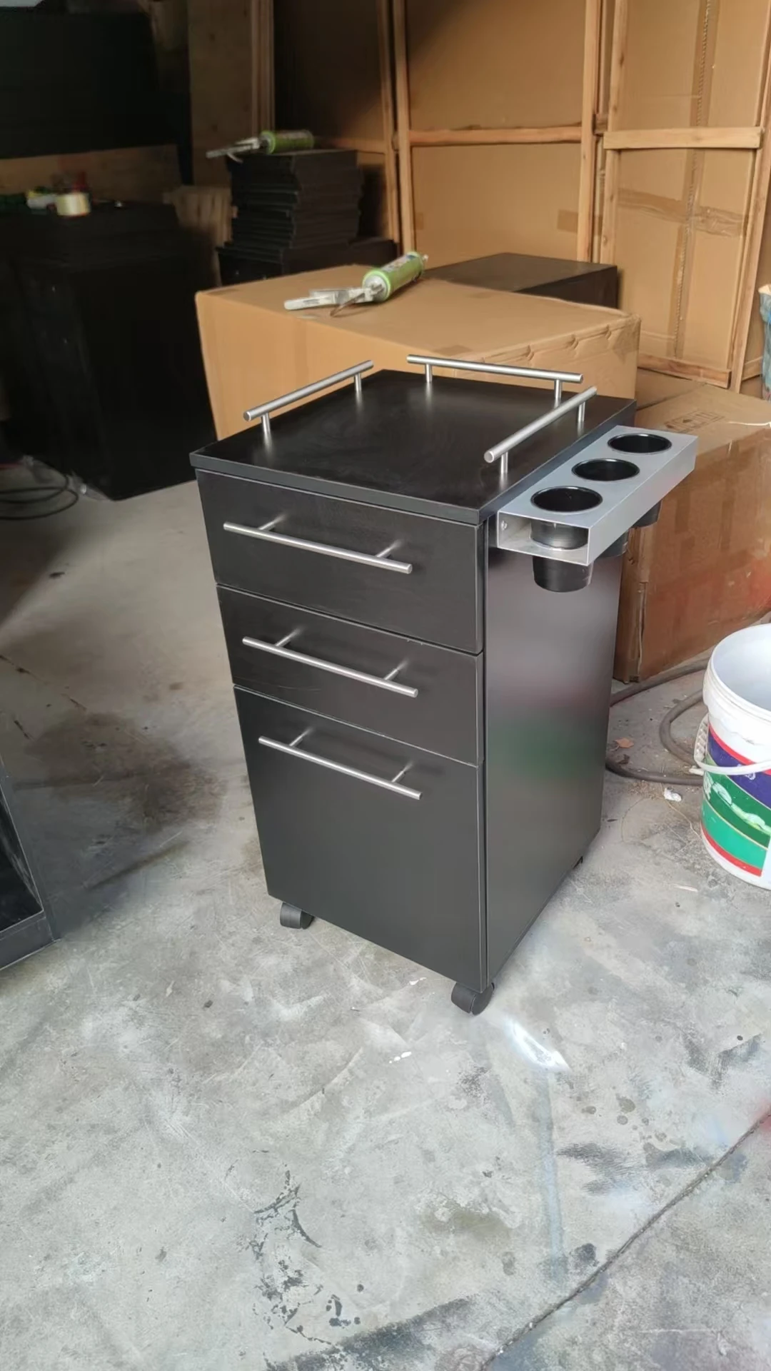 Wholesale Modern White Wood Salon Trolley with Wheels 3 Drawers Storage Rack for Home Hotel Beauty Hair Salon Warehouse Use