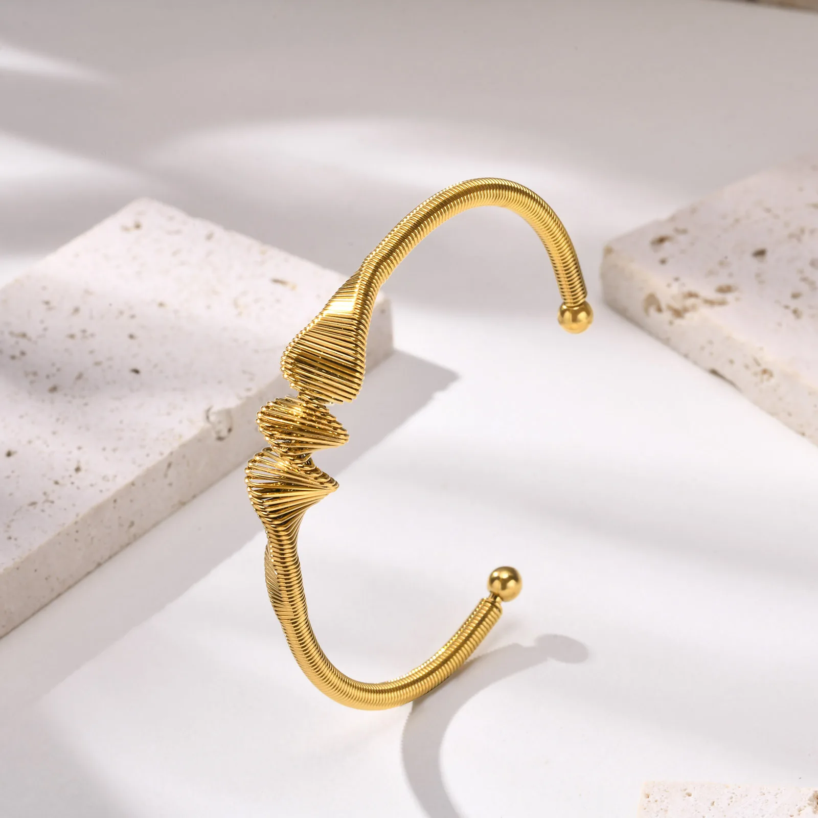 BG011 Statement Bangle 18K Gold Plated Stainless Steel Egyptian Bracelet Waterproof Tarnish Free Twist Wire Cuff Bangle