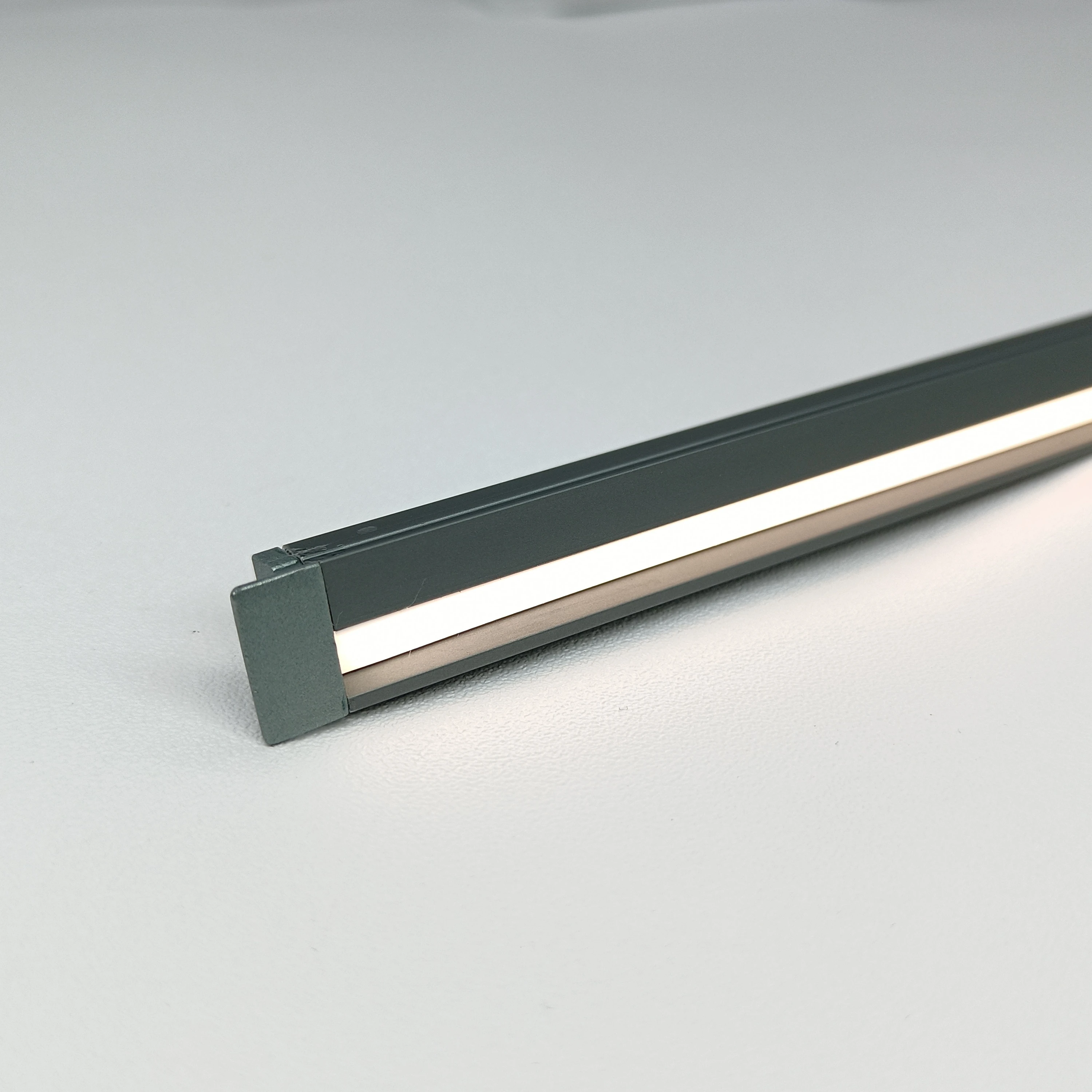 Светодиодные полосы алюминиевый профиль канала с антибликовым покрытием утопленный шкаф линейный свет каналом и кабелем разделенный дизайн