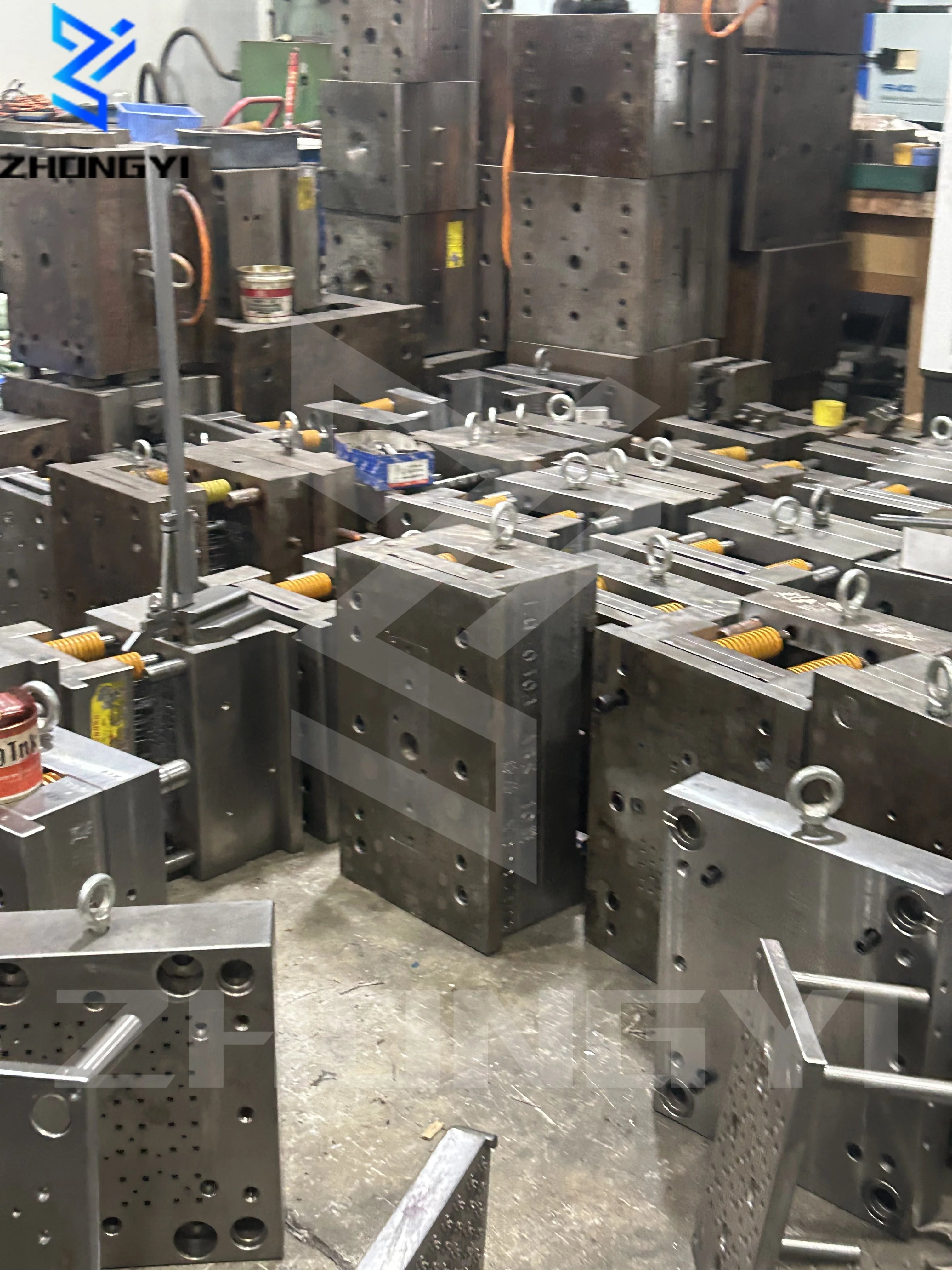 Shantou retro party halloween cosplay boy toys pirate toys guns injection toys molding